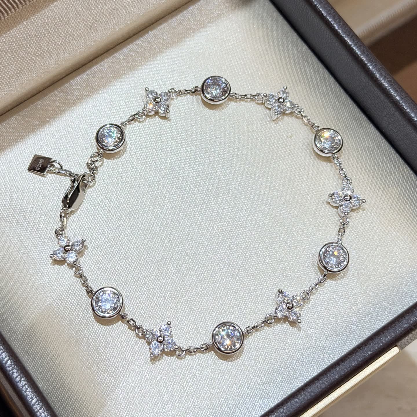 Van Cleef & Arpels S925 Silver Bracelet with Cubic Zirconia Van Cleef & Arpels S925 Silver Bracelet with Cubic Zirconia